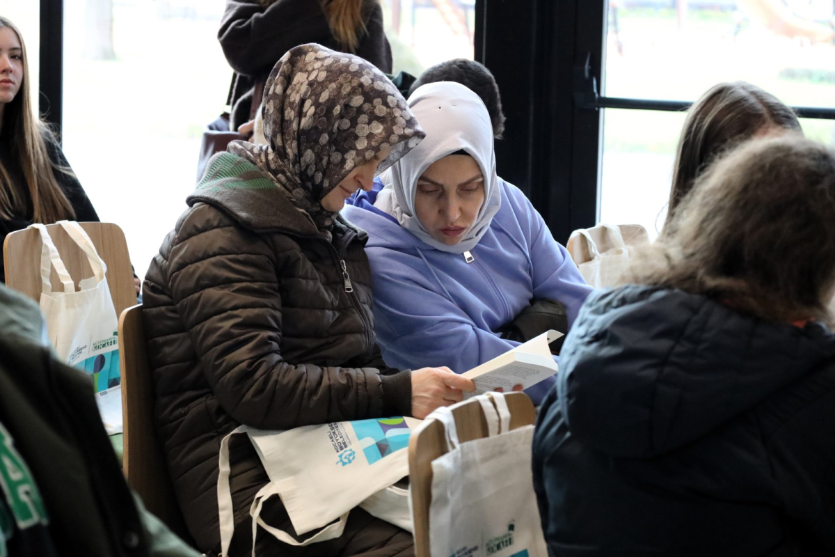 Yazar Alev Alatlı, adını taşıyan kütüphanede anıldı