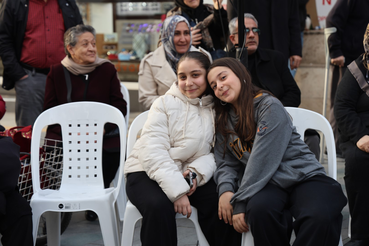 İlahi ezgiler Cumhuriyet Bulvarı’nda yankılandı