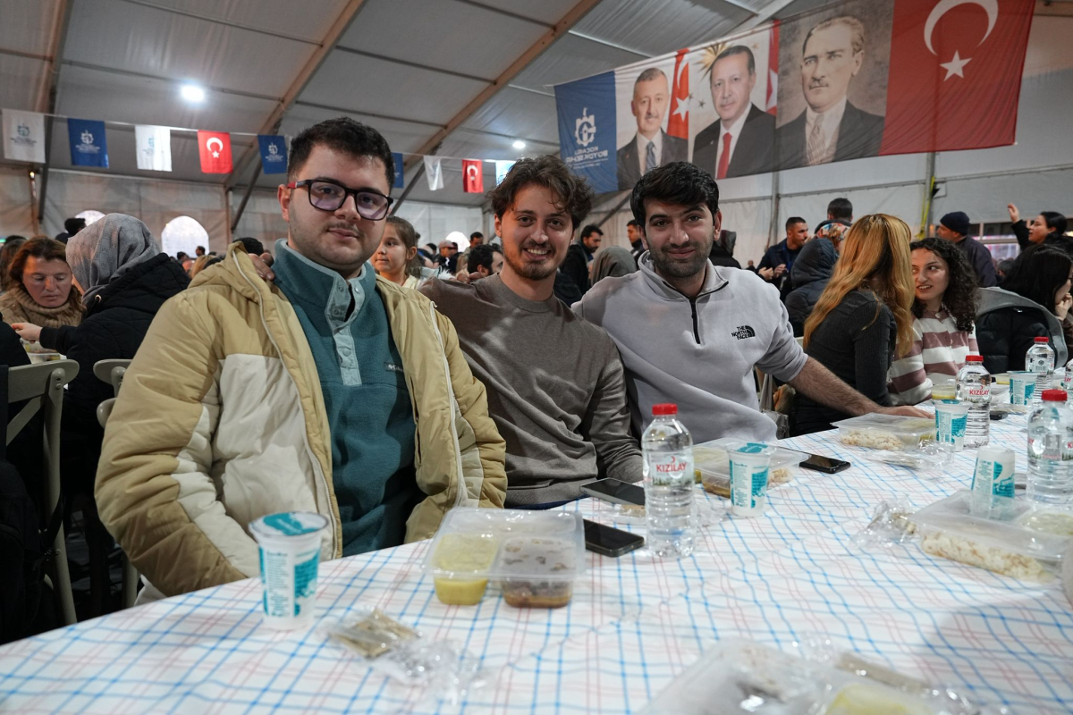 Büyükşehir Ramazan Çadırı’nda ilk oruçlar açıldı