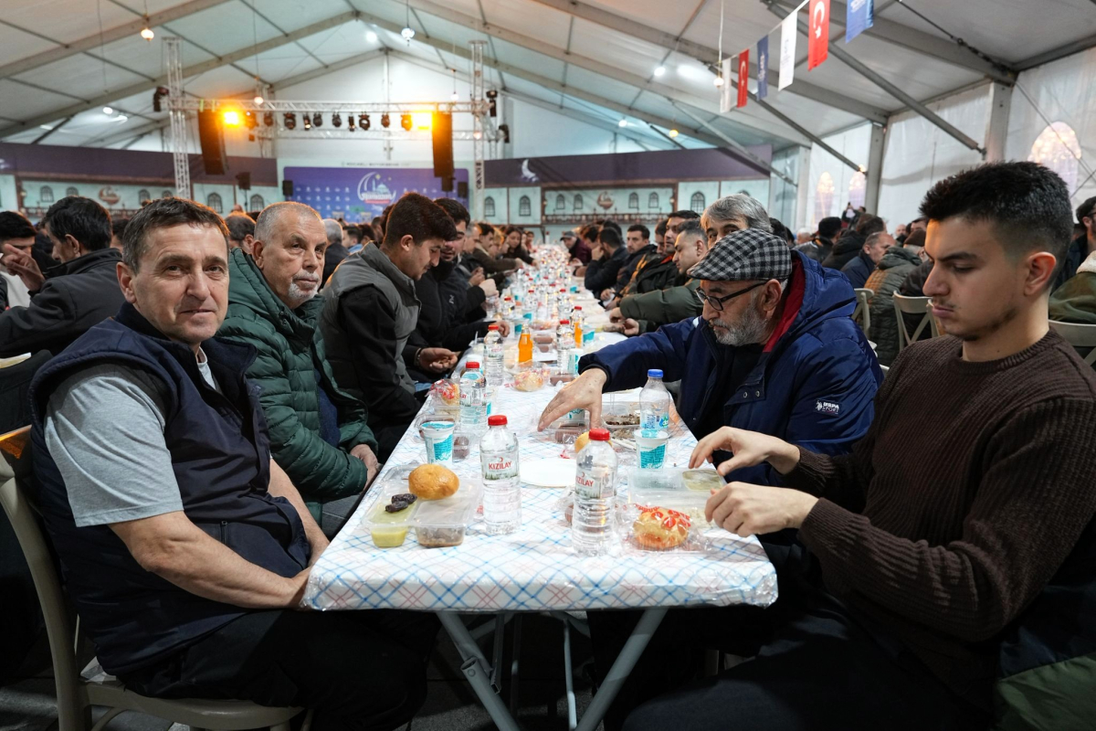 Büyükşehir Ramazan Çadırı’nda ilk oruçlar açıldı