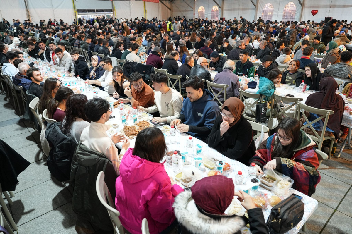 Büyükşehir Ramazan Çadırı’nda ilk oruçlar açıldı