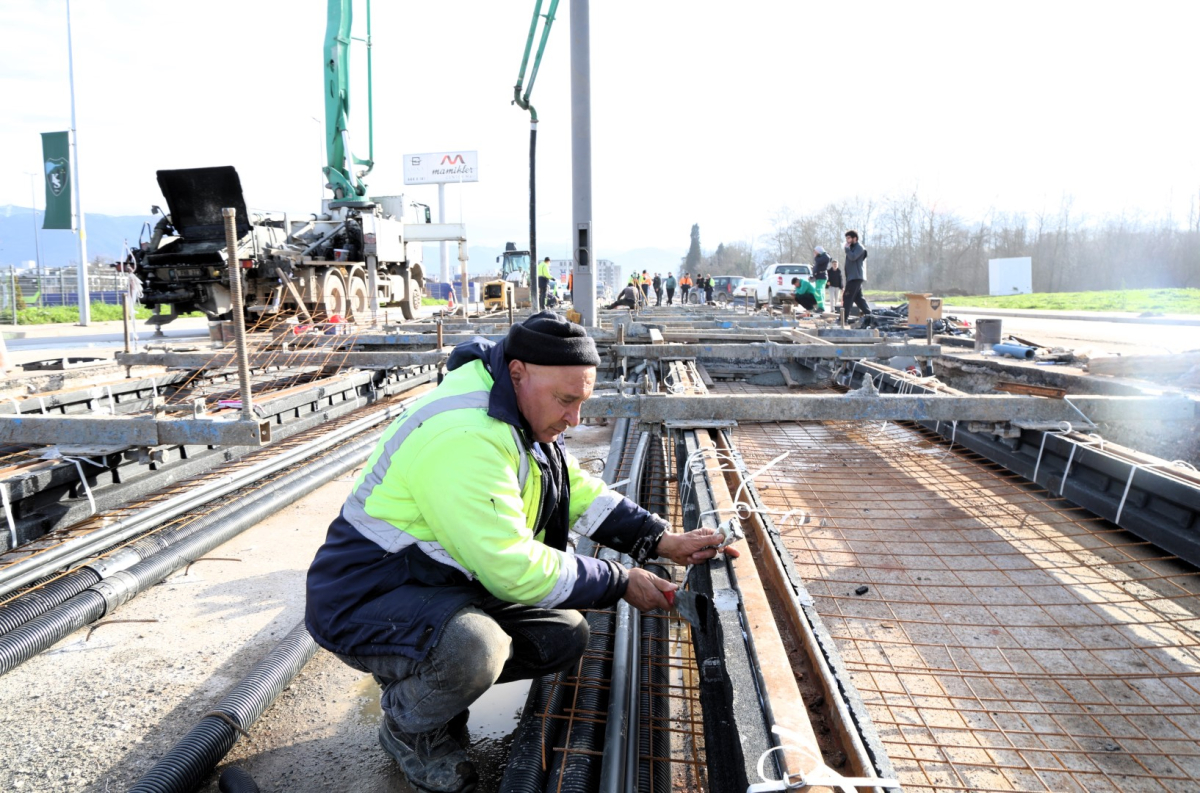 Kartepe Tramvay Hattı’nda durmak yok