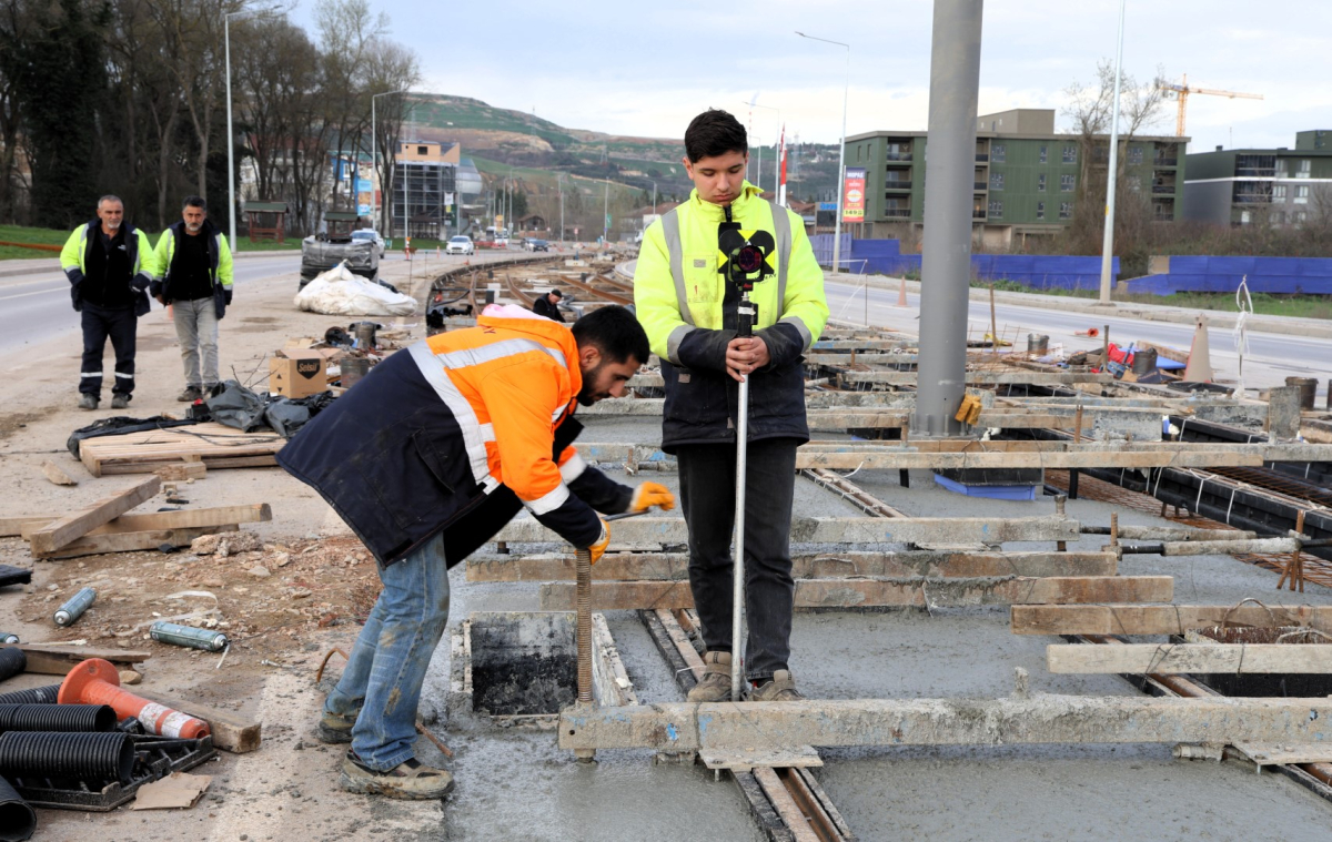 Kartepe Tramvay Hattı’nda durmak yok