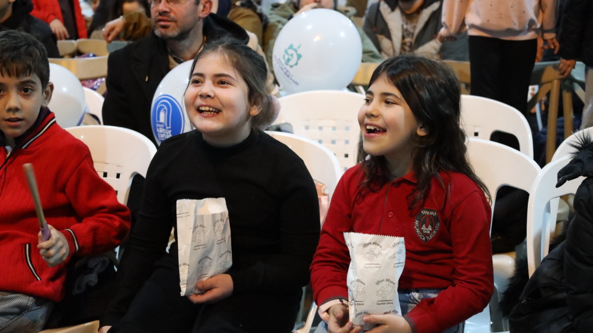 Büyükşehir’in İzmit’teki kardeşlik sofrası dolup taşıyor