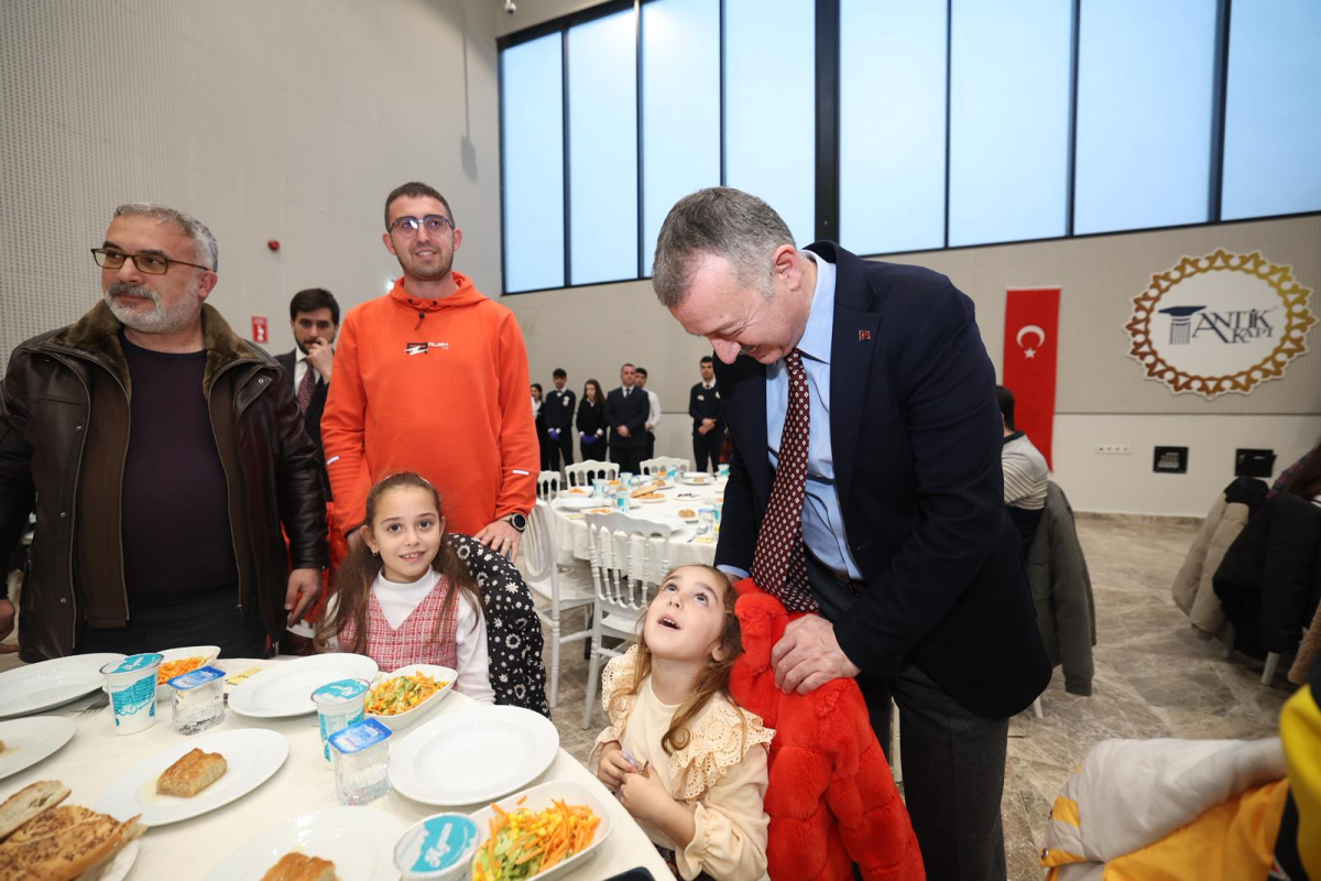Başkan Büyükakın’dan sağlıkçılara teşekkür 