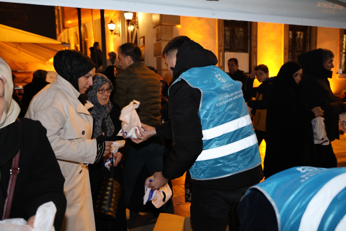 Büyükşehir’den kandil simidi ikramı