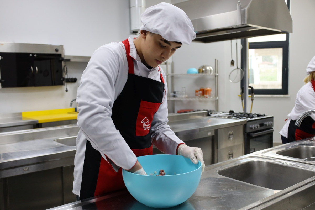 Büyükşehir’in “Beyaz Kalpleri” umut saçıyor