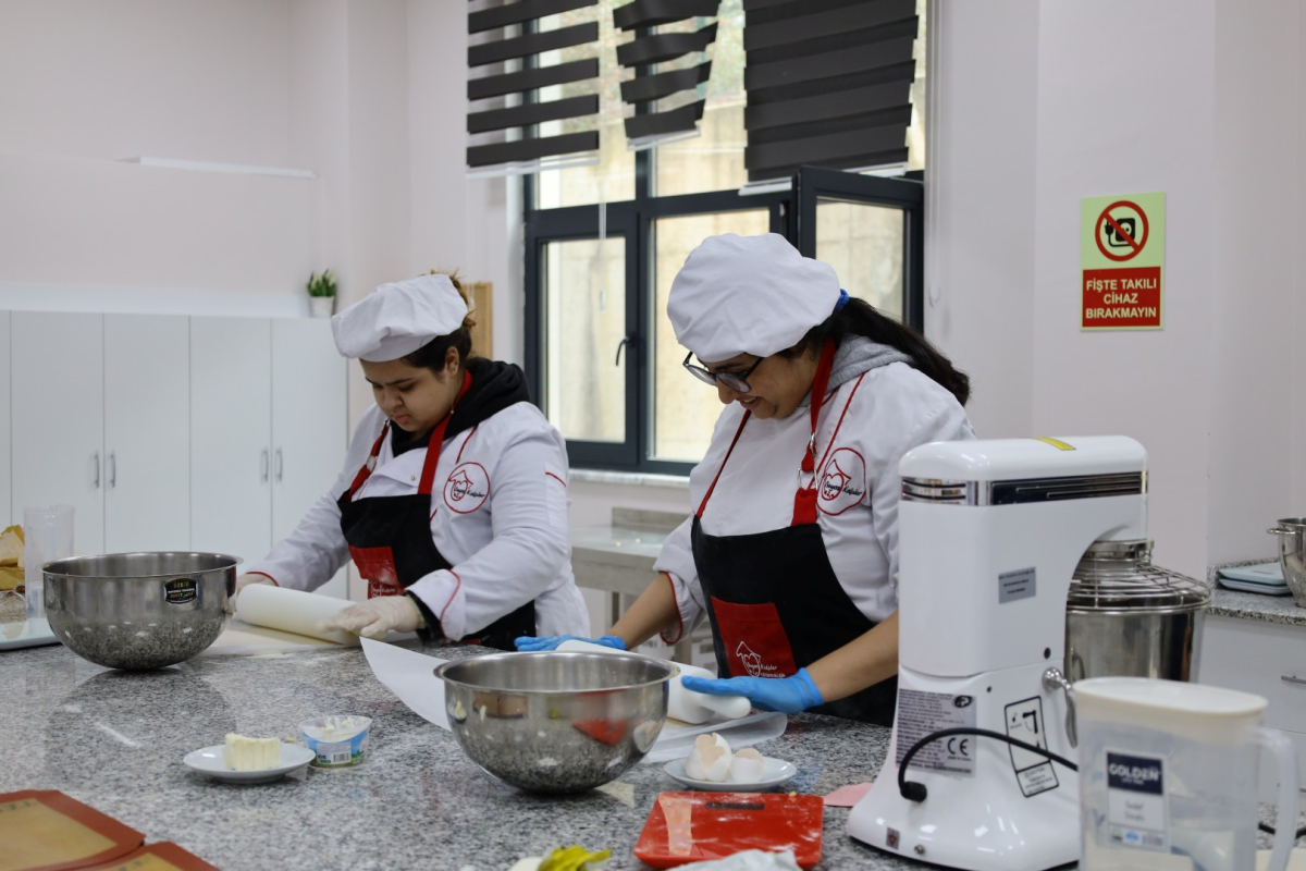 Büyükşehir’in “Beyaz Kalpleri” umut saçıyor