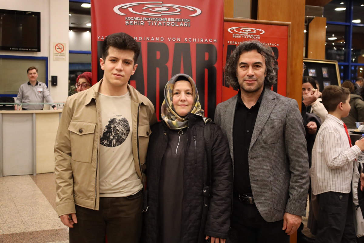 Dünya Tiyatro Günü'ne 