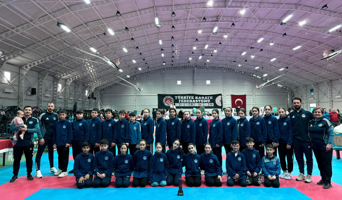 Kağıtspor’un olduğu her yerde başarı var