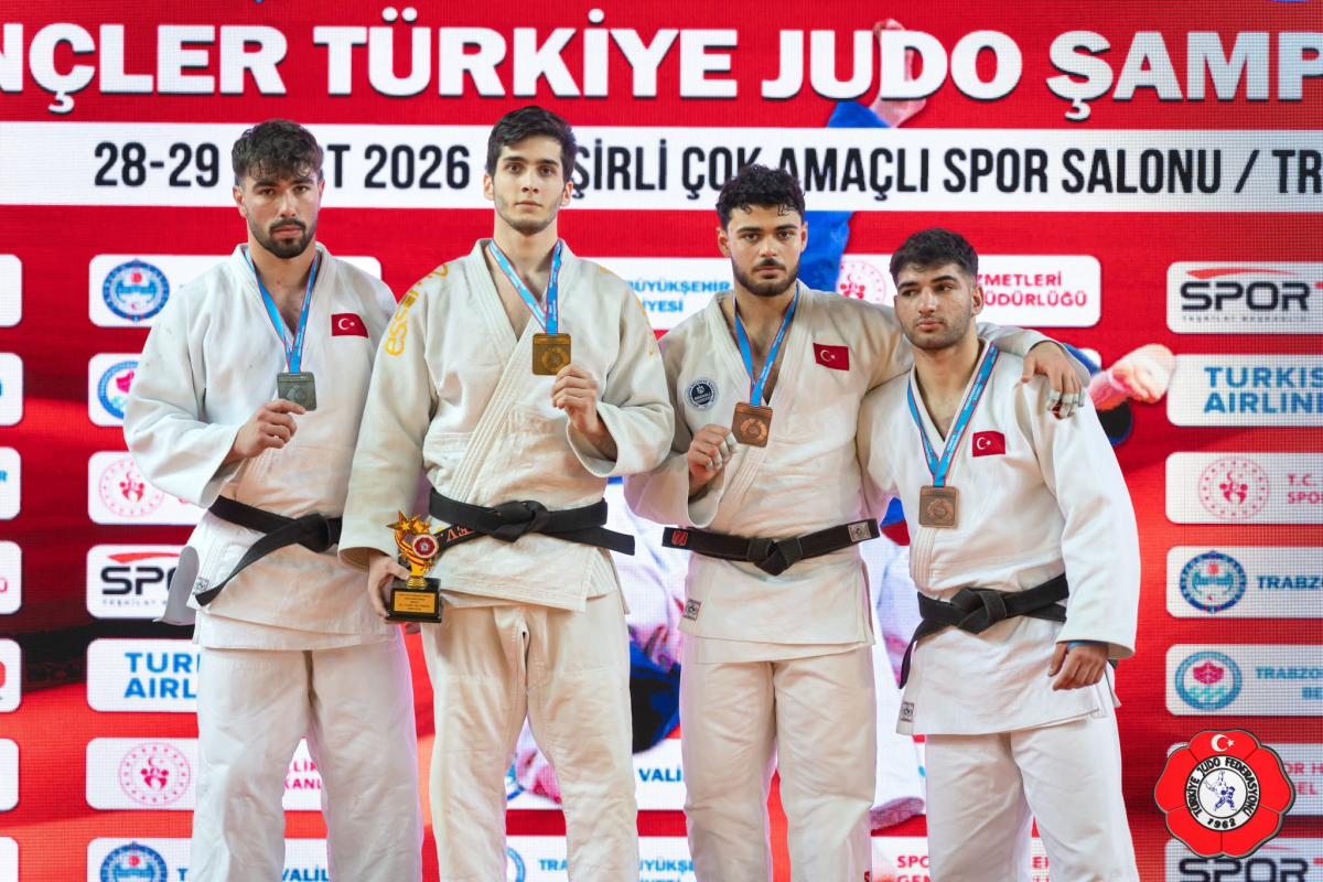 Kağıtspor’un olduğu her yerde başarı var