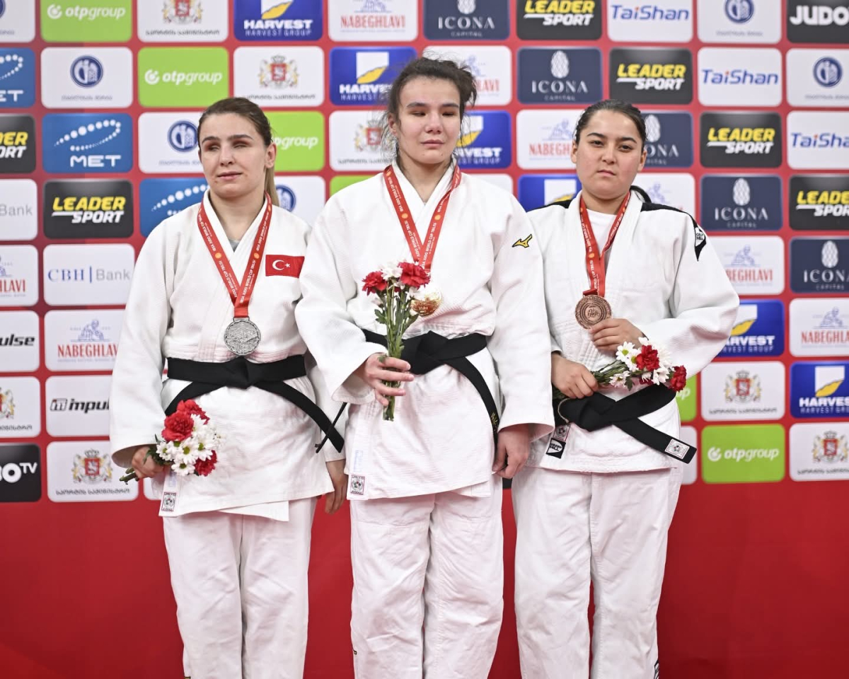 Kağıtspor’un olduğu her yerde başarı var