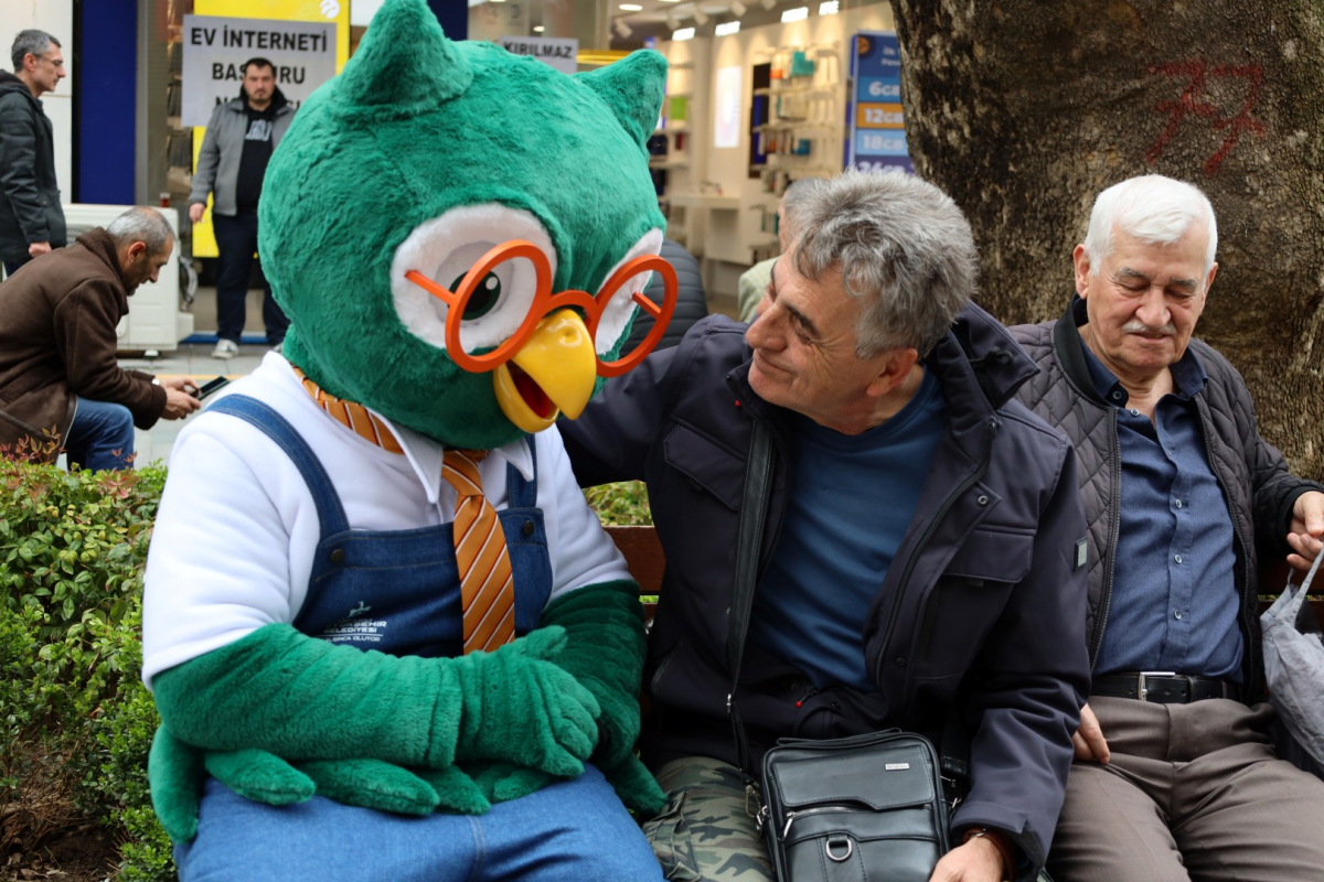 Roman kahramanları İzmit sokaklarında