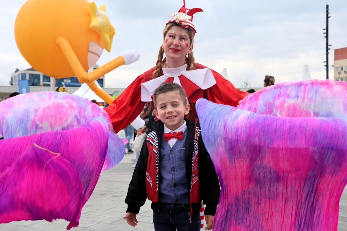 Bir meydan dolusu mutluluk