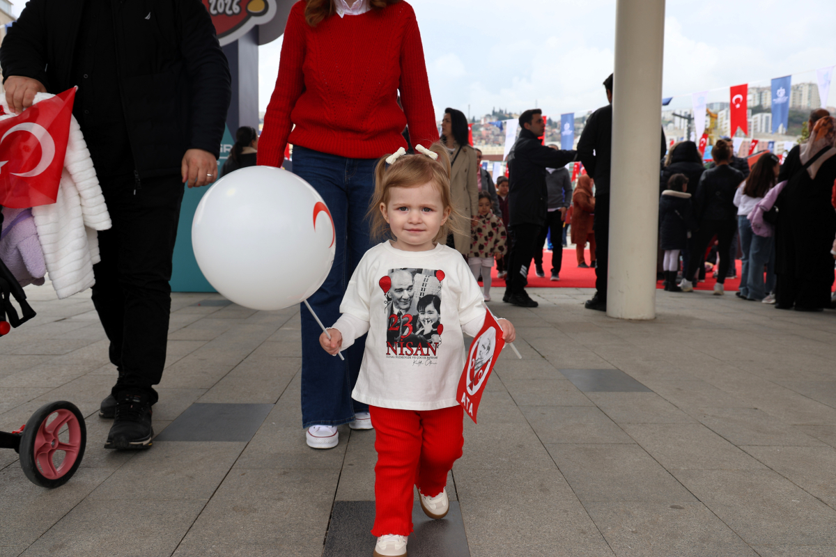 Bir meydan dolusu mutluluk
