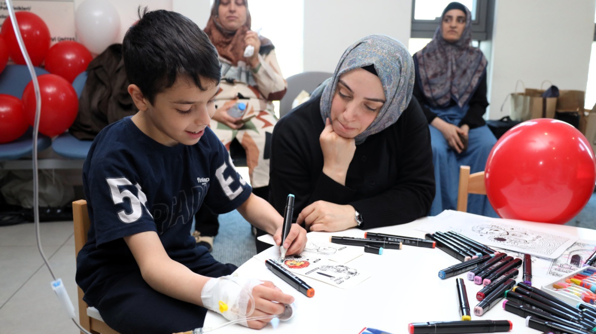 23 Nisan’ın neşesi Şehir Hastanesi’ne taşındı