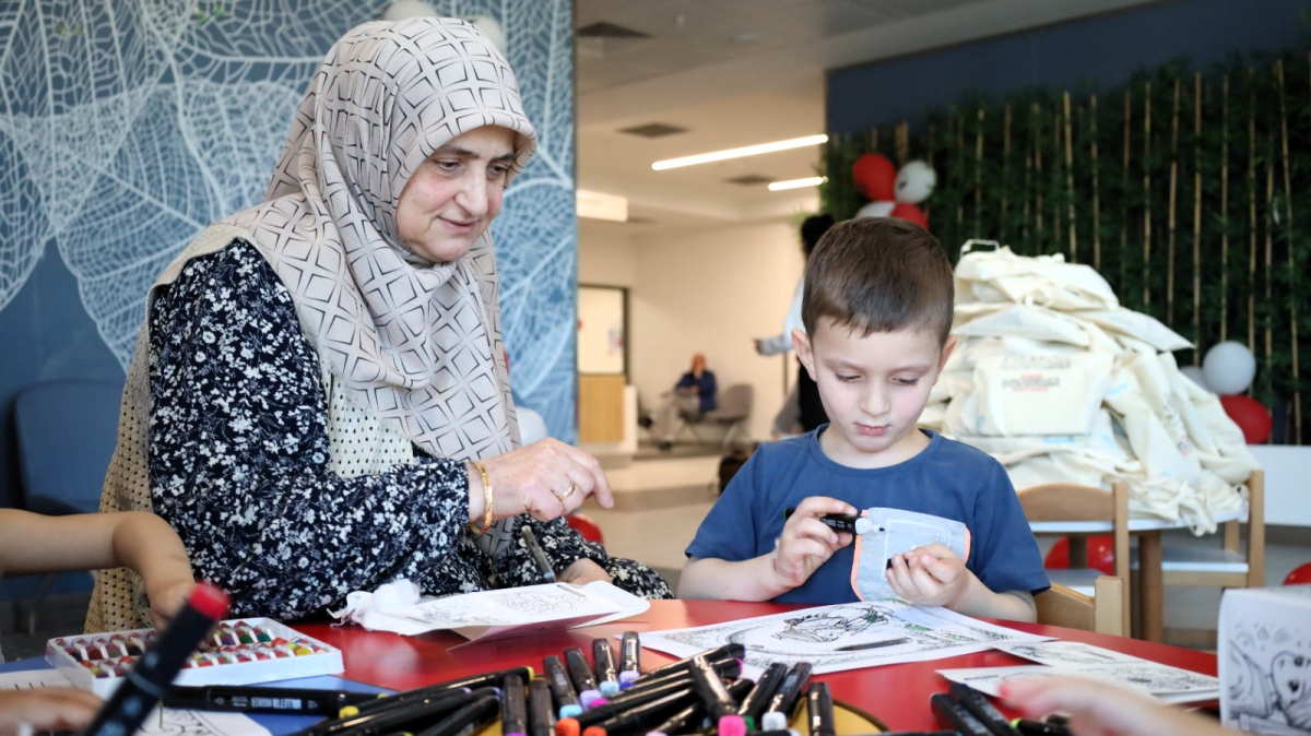23 Nisan’ın neşesi Şehir Hastanesi’ne taşındı