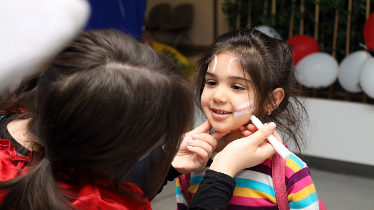 23 Nisan’ın neşesi Şehir Hastanesi’ne taşındı