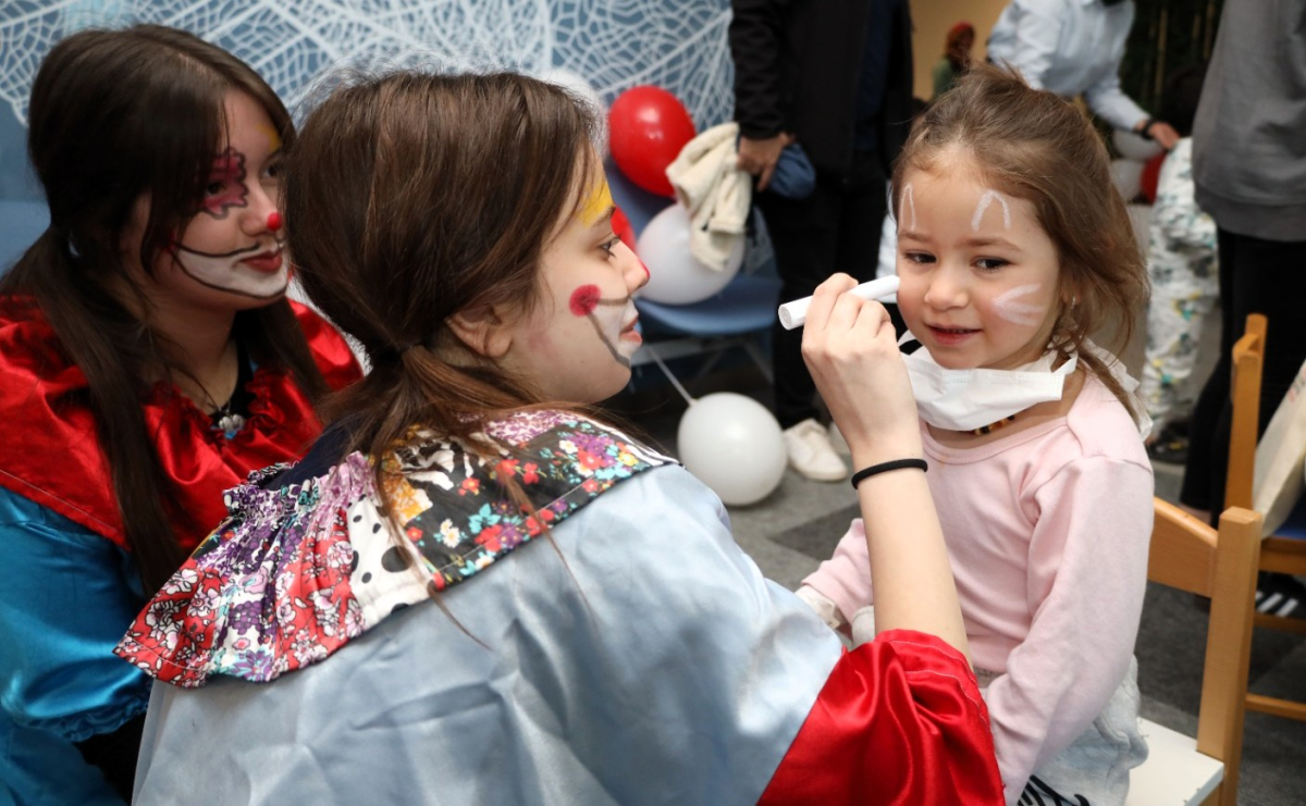 23 Nisan’ın neşesi Şehir Hastanesi’ne taşındı