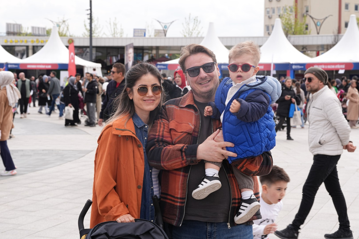 Milli İrade Meydanı aileleri buluşturuyor