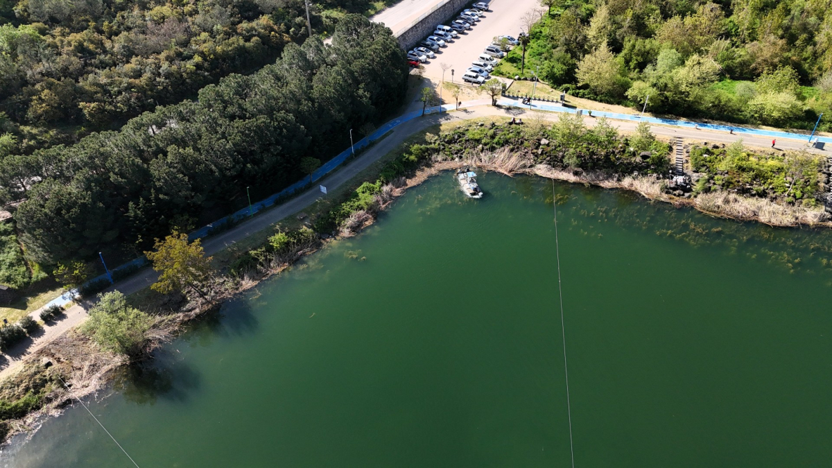 Kocaeli Büyükşehir Belediyesi, Gölkaypark’taki göleti temizledi