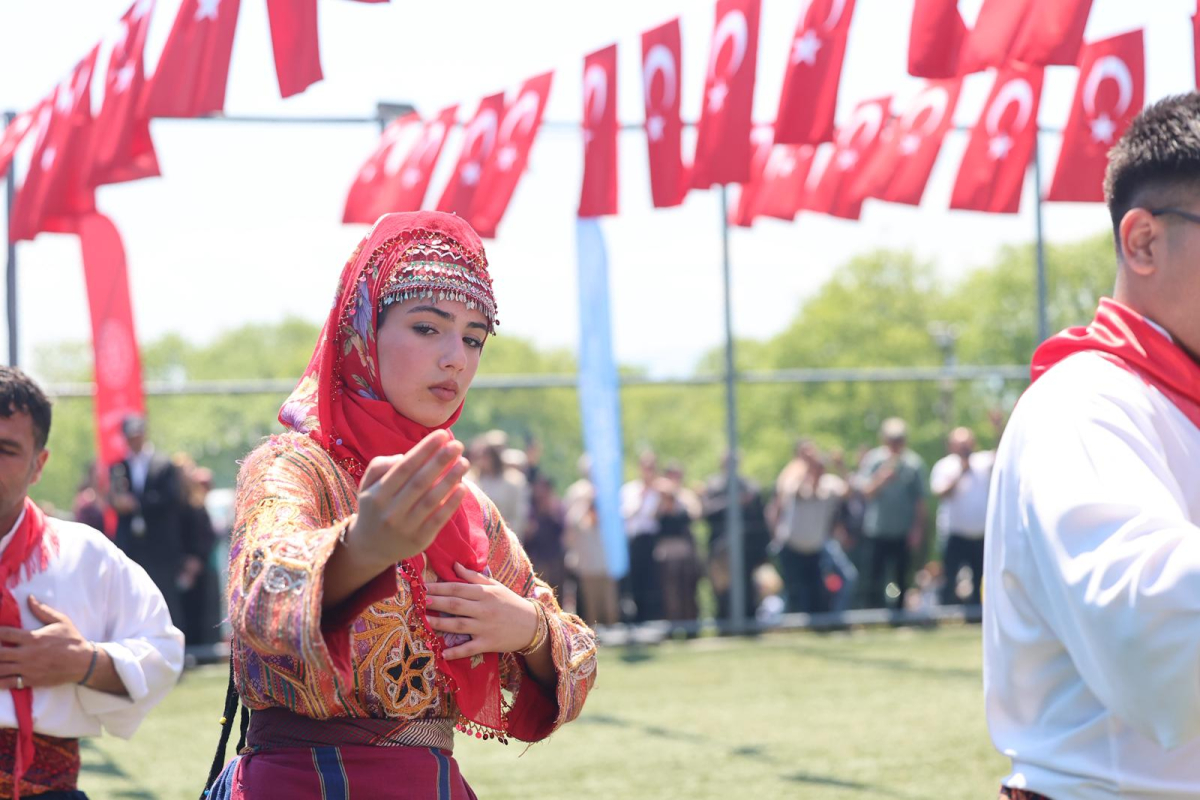 “Gelin tanış olalım, işi kolay kılalım”