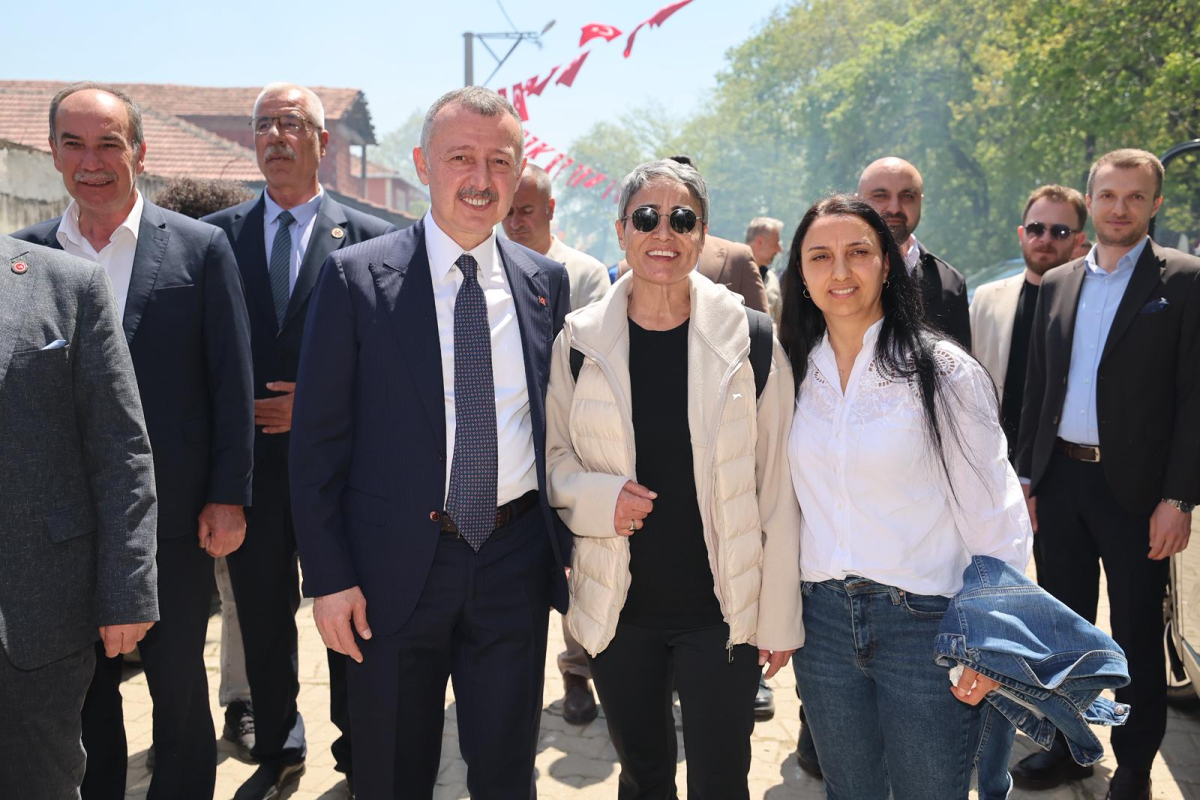 “Gelin tanış olalım, işi kolay kılalım”