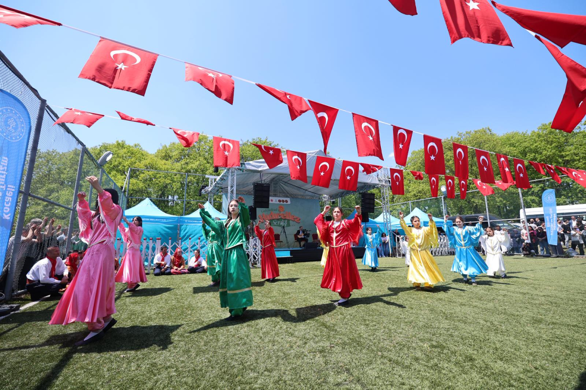 “Gelin tanış olalım, işi kolay kılalım”