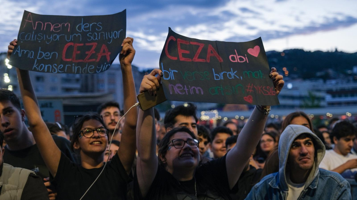Ceza, EnFest sahnesinde hayranlarını coşturdu