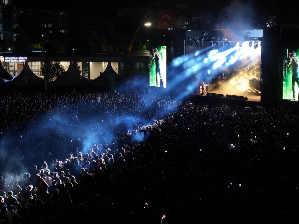 Ceza, EnFest sahnesinde hayranlarını coşturdu