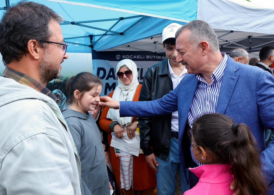 Büyükşehir’in Çiftçi Şenliği bereketiyle kutlandı
