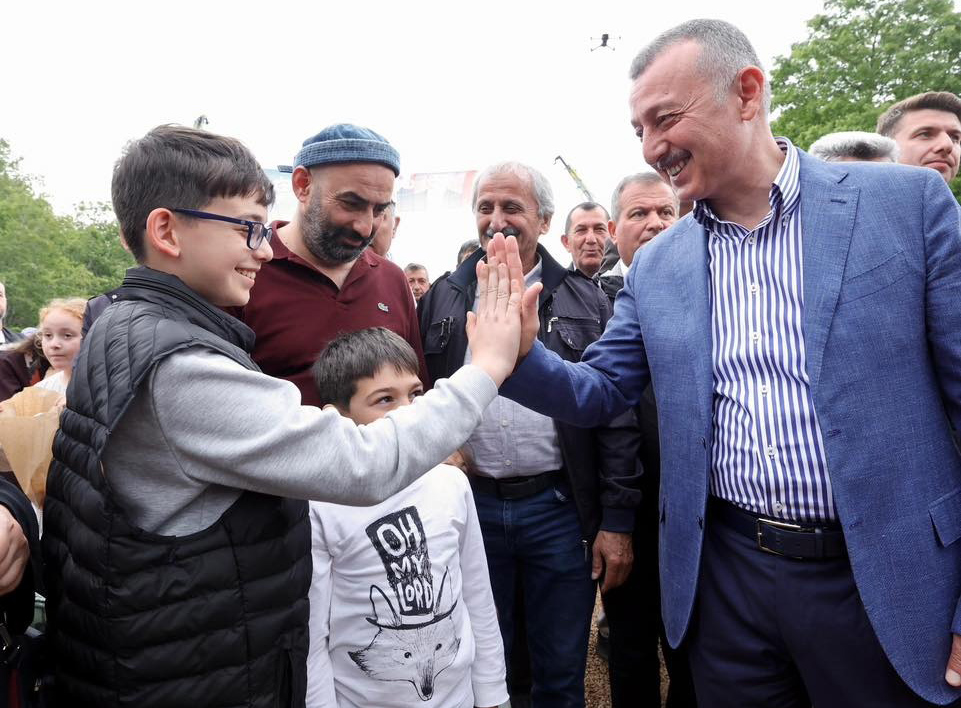 Büyükşehir’in Çiftçi Şenliği bereketiyle kutlandı