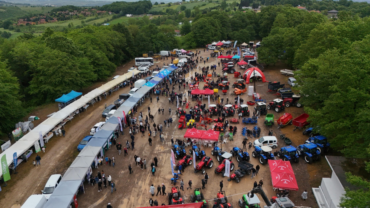 Büyükşehir’in Çiftçi Şenliği bereketiyle kutlandı