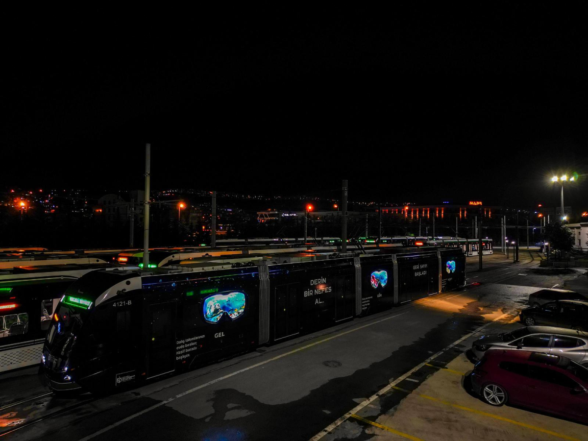 Kocaeli’de tramvaylar su altı dünyasına dönüştü