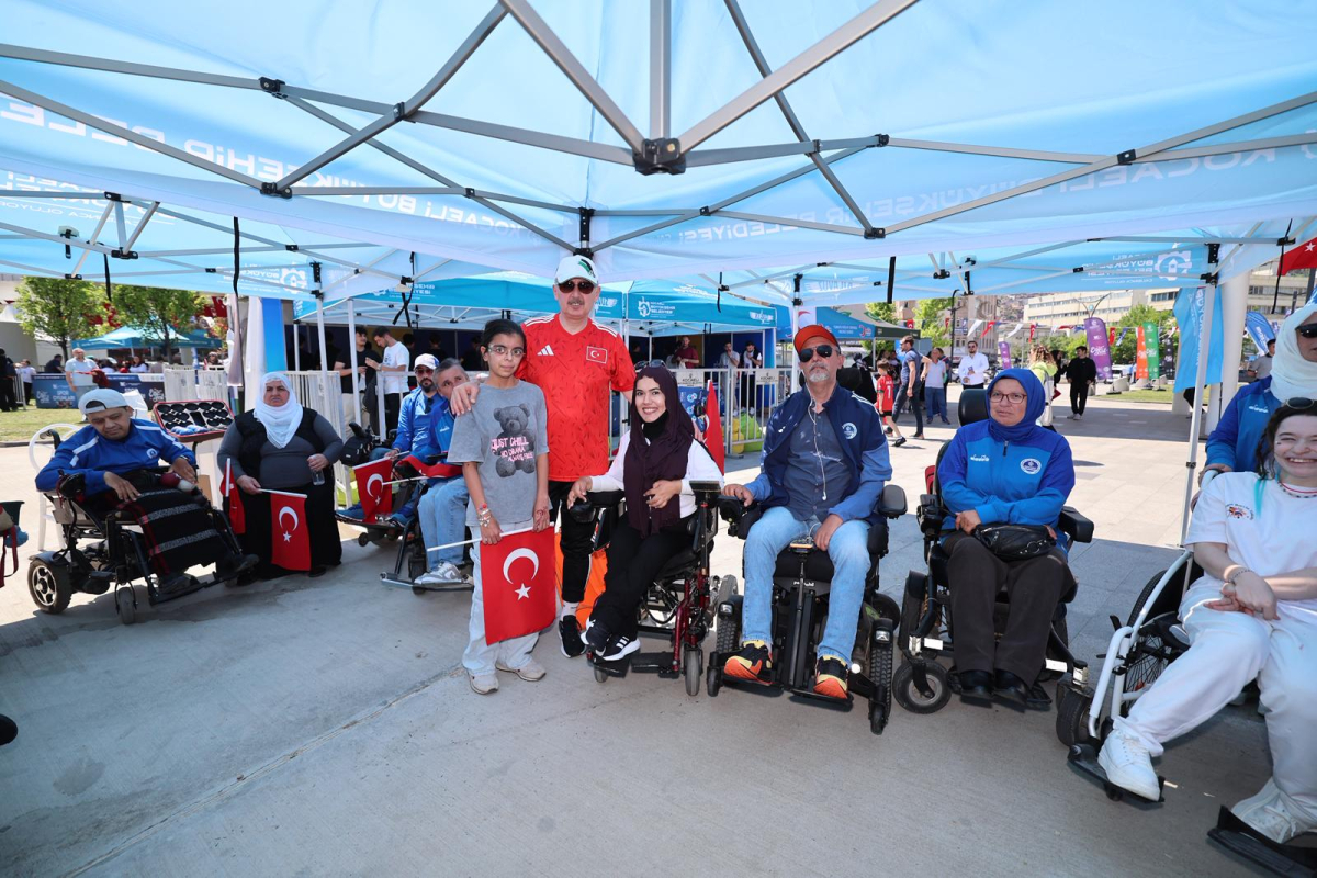 Büyükakın, 19 Mayıs coşkusunu  gençlerle birlikte yaşadı