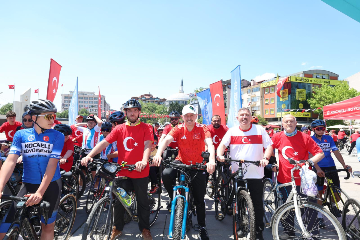 Büyükakın, 19 Mayıs coşkusunu  gençlerle birlikte yaşadı