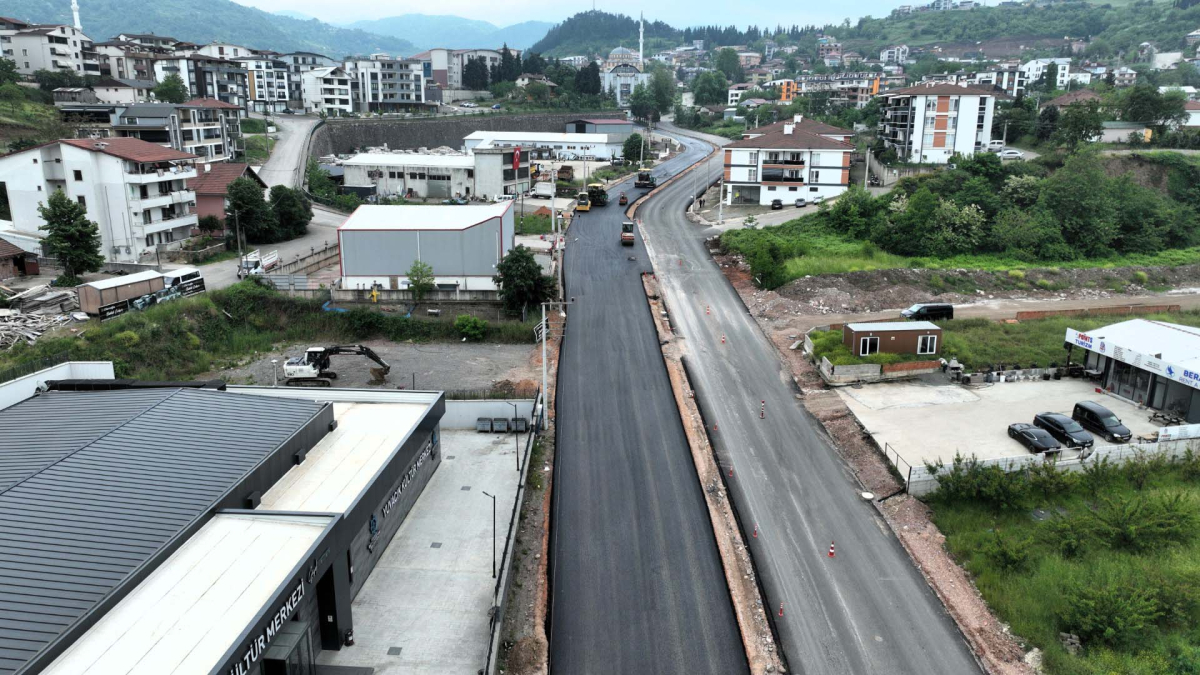 Büyükşehir’le yollar genişliyor, trafik rahatlıyor