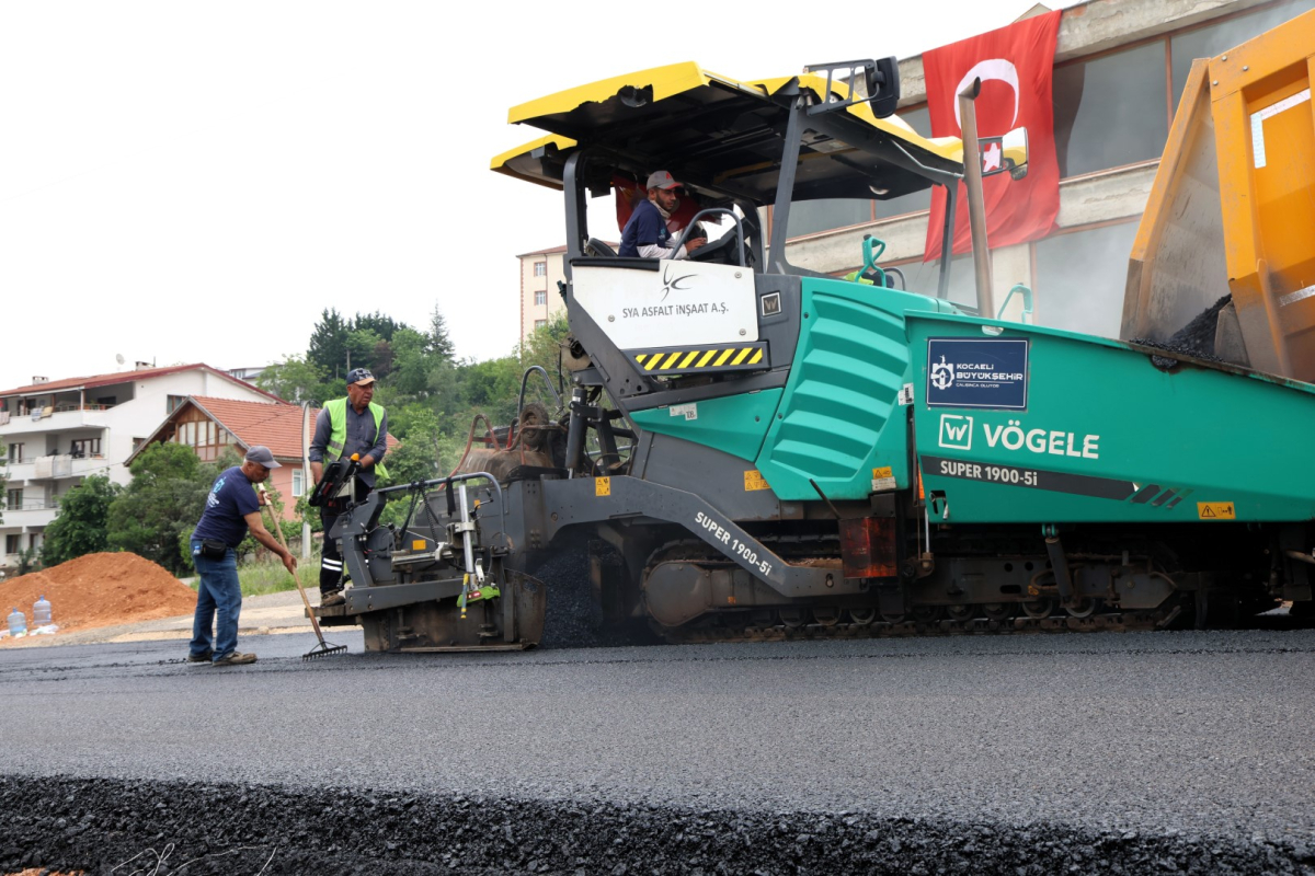 Büyükşehir’le yollar genişliyor, trafik rahatlıyor