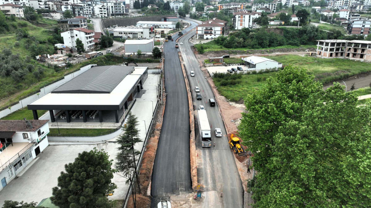 Büyükşehir’le yollar genişliyor, trafik rahatlıyor