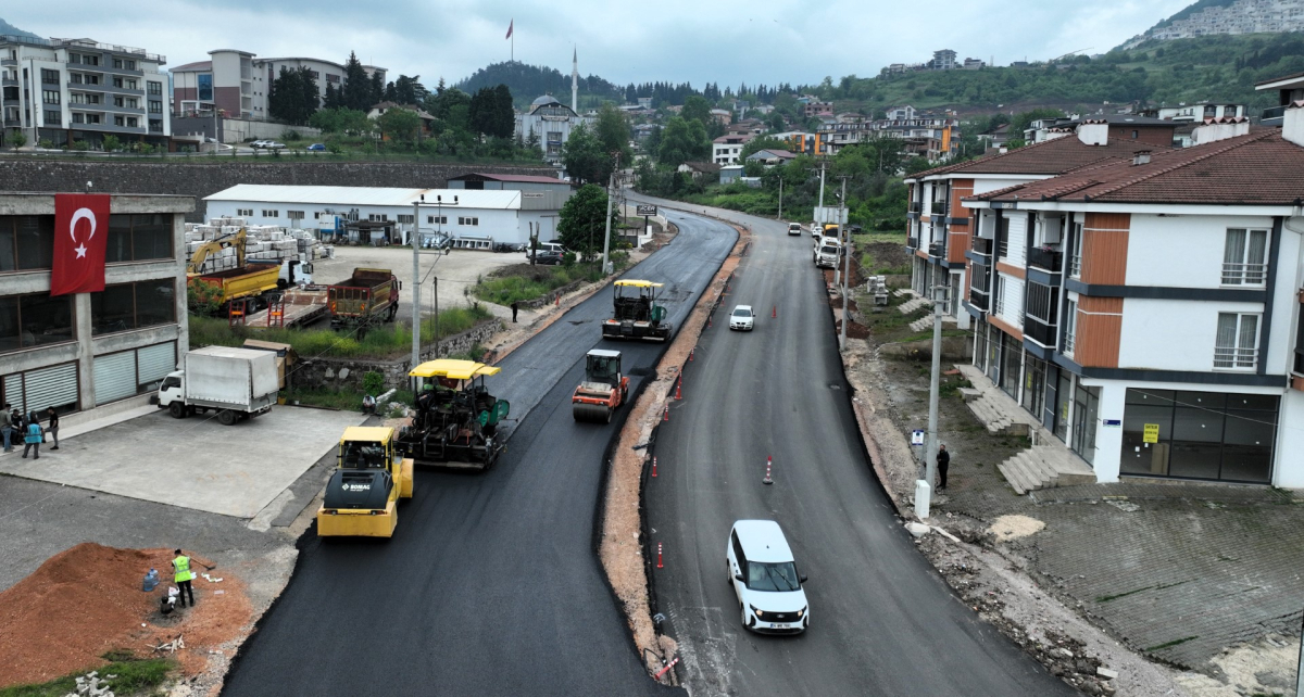 Büyükşehir’le yollar genişliyor, trafik rahatlıyor