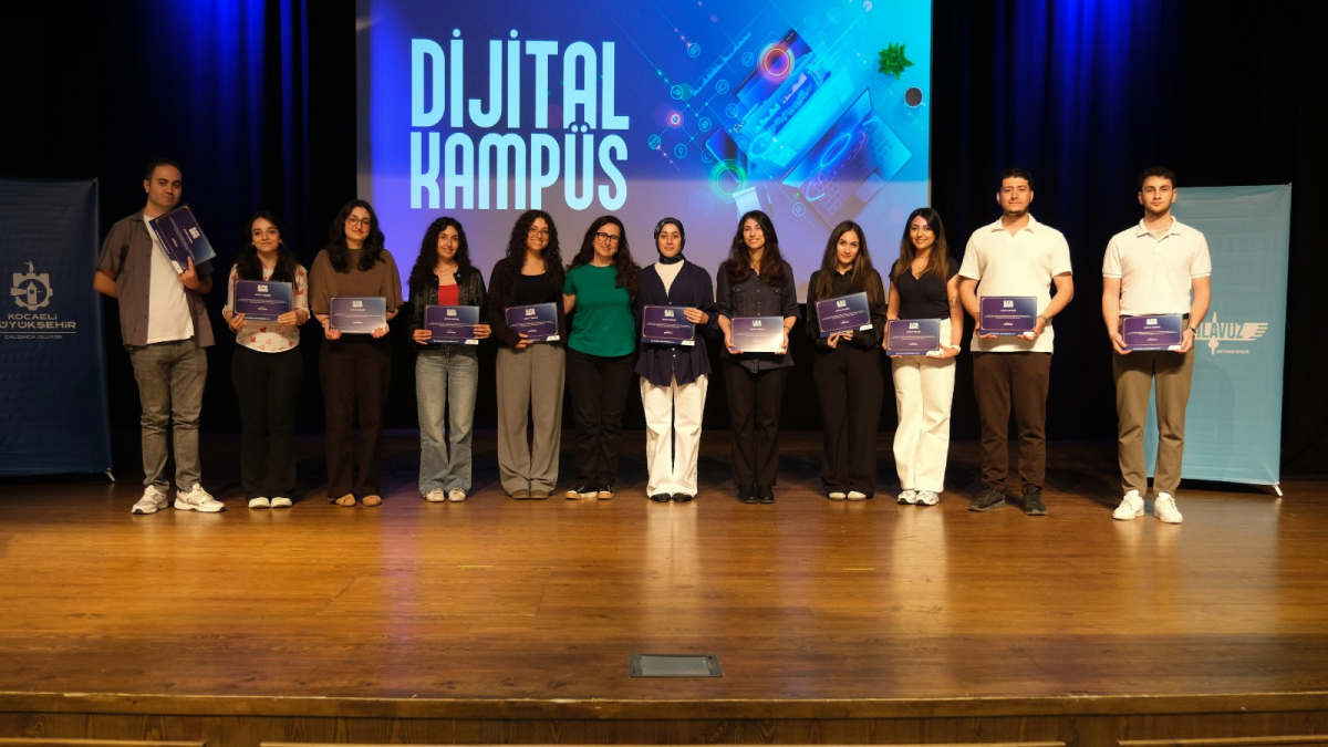 Dijital Kampüs’te yetişen 237 genç sertifikalarını aldı