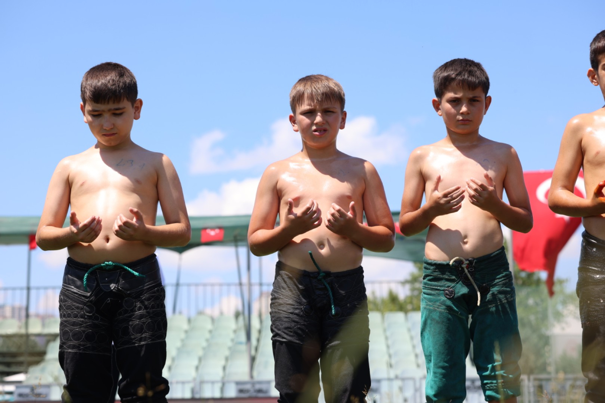 Kocaeli’de pehlivanlar er meydanına çıktı
