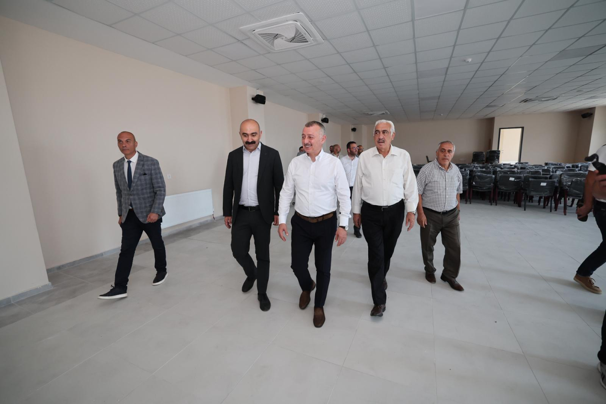 Derince’nin yeni cemevindeki son kontrolleri Başkan Büyükakın yaptı