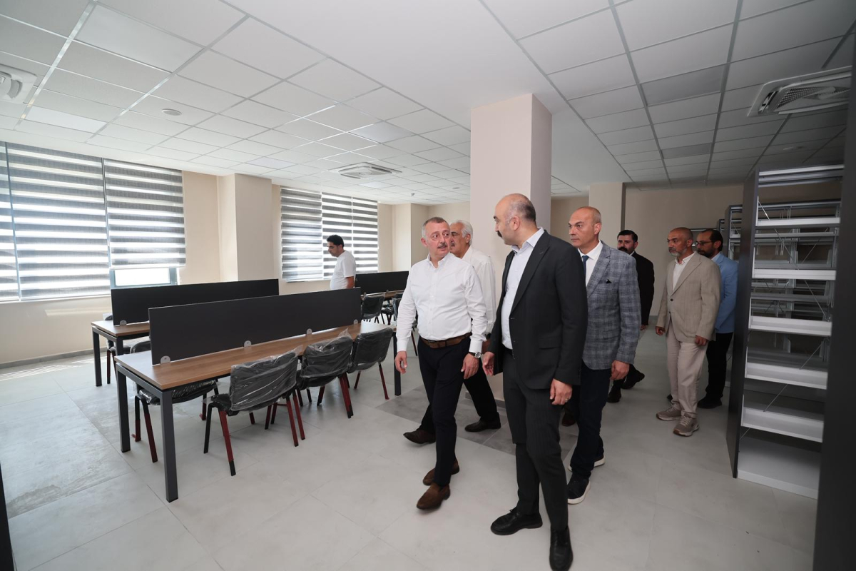 Derince’nin yeni cemevindeki son kontrolleri Başkan Büyükakın yaptı