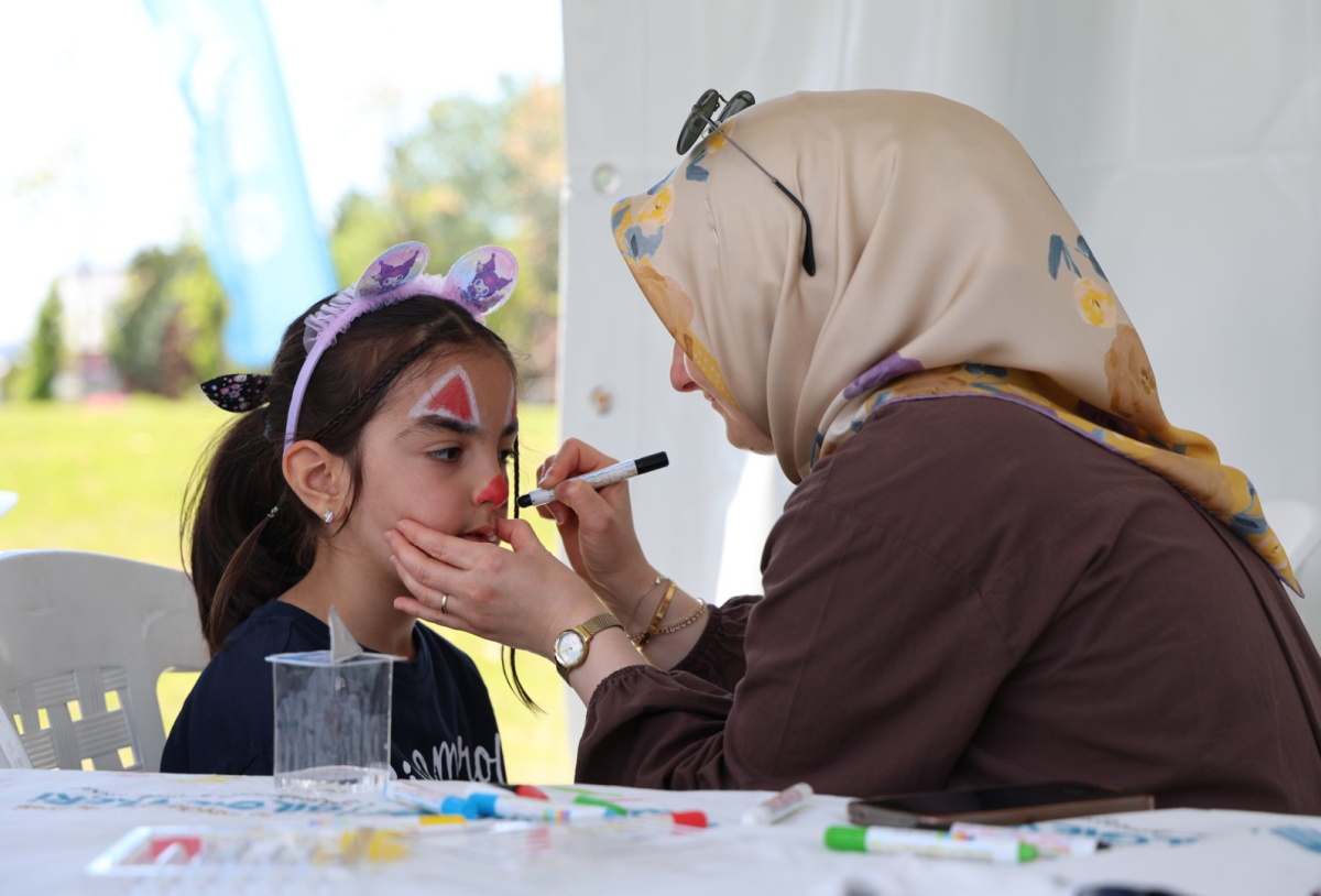 Minikler, Karneval’da hem eğleniyor hem üretiyor