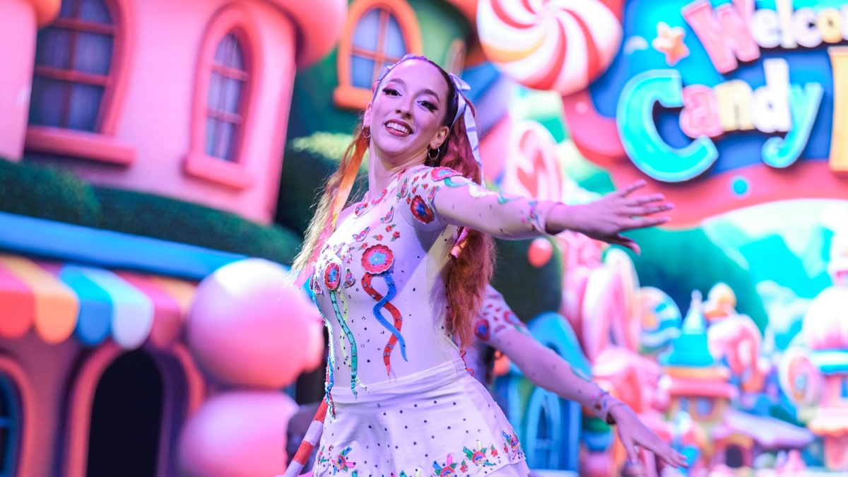 Karneval’da çocuklar Luna’nın ışığı ile büyülendi