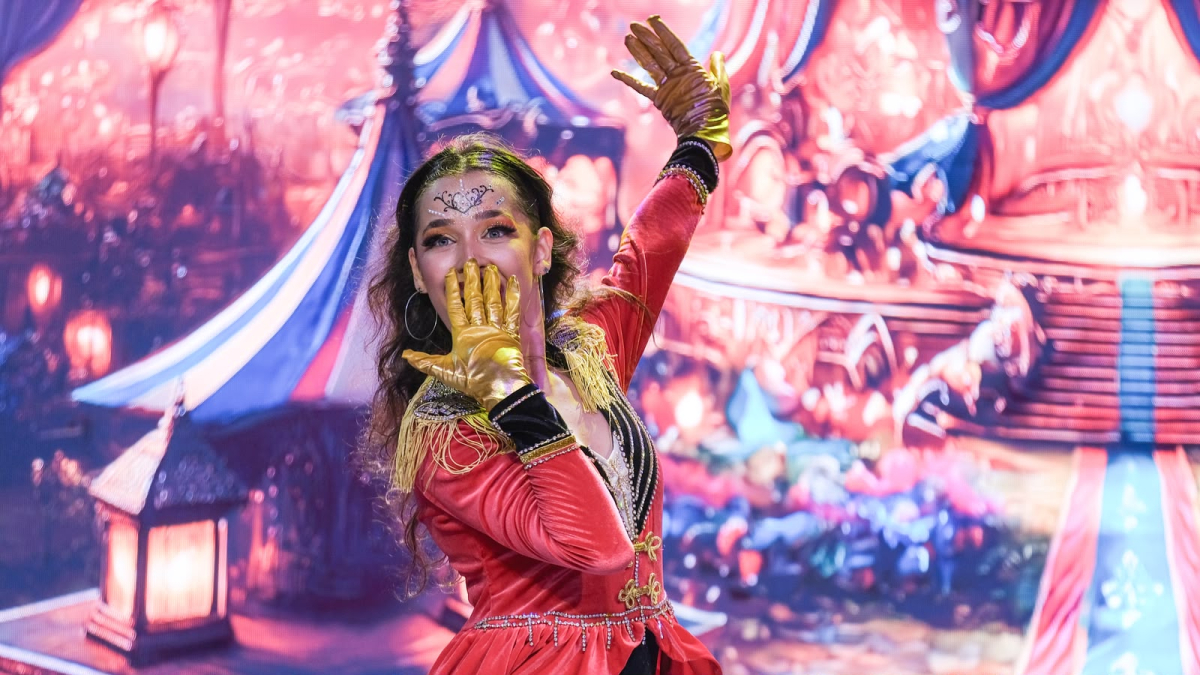 Karneval’da çocuklar Luna’nın ışığı ile büyülendi