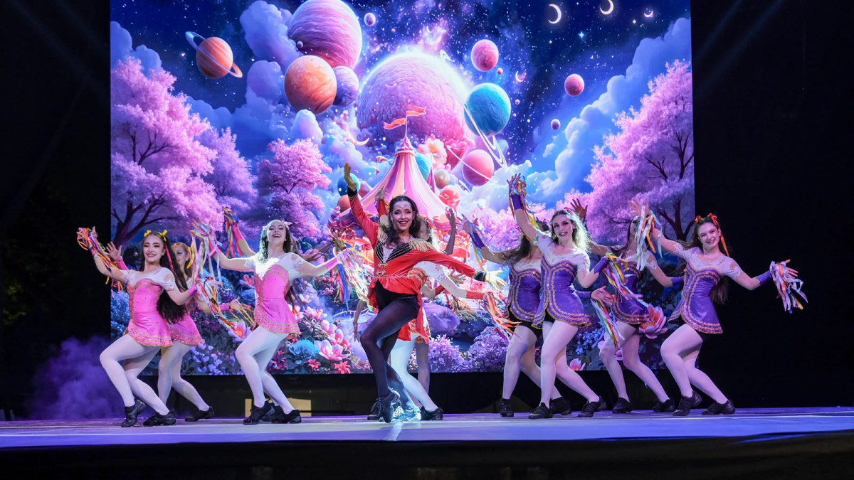Karneval’da çocuklar Luna’nın ışığı ile büyülendi