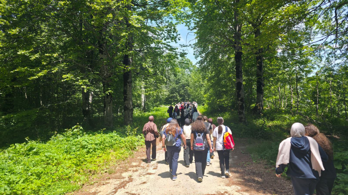 Gençler, Kuzuyayla’da doğayı sayfa sayfa keşfetti