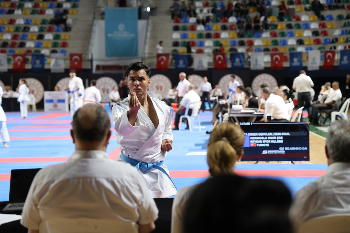 Dev karate organizasyonu Kocaeli'de başladı
